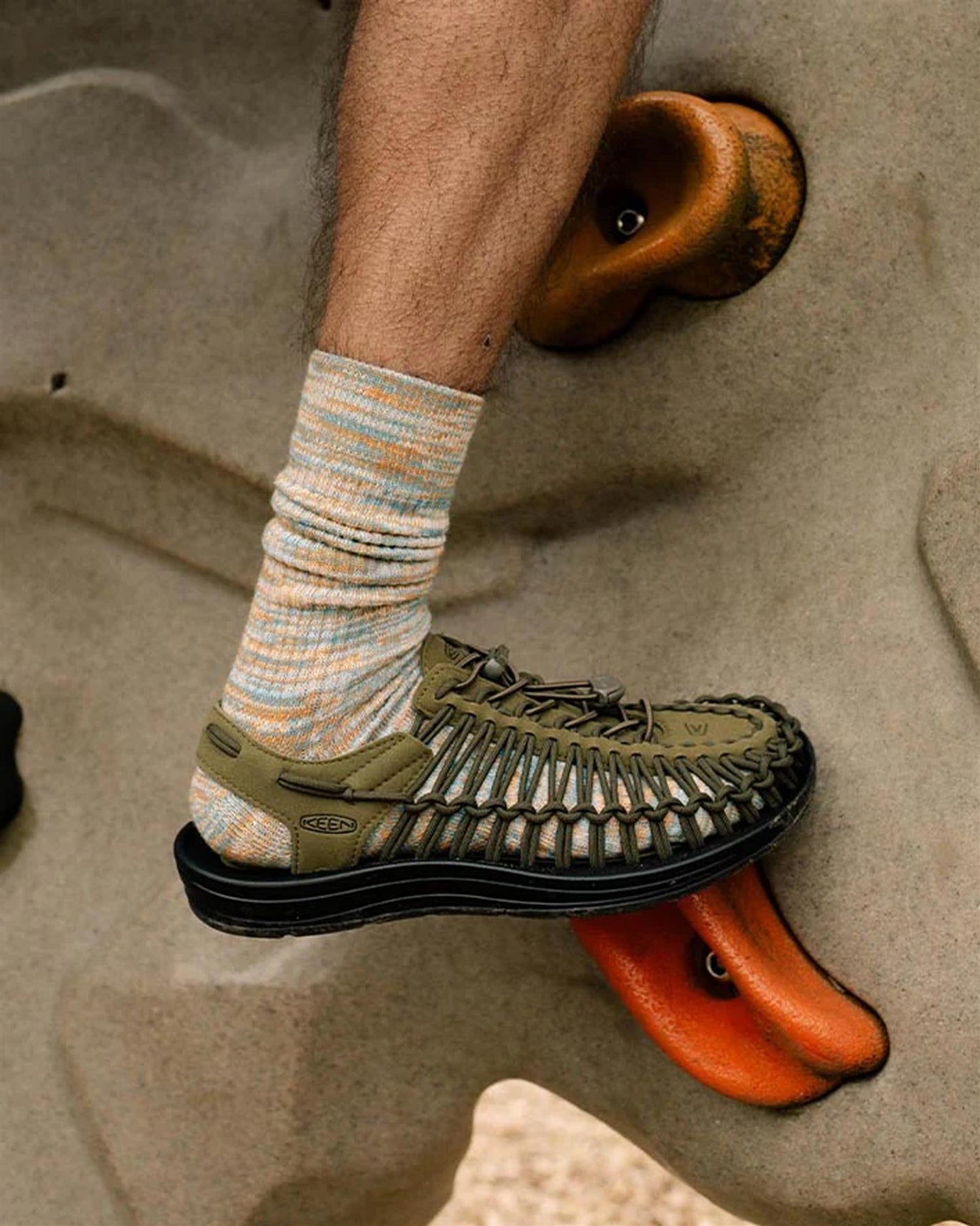 UNEEK Sneaker - Dark Olive/Black