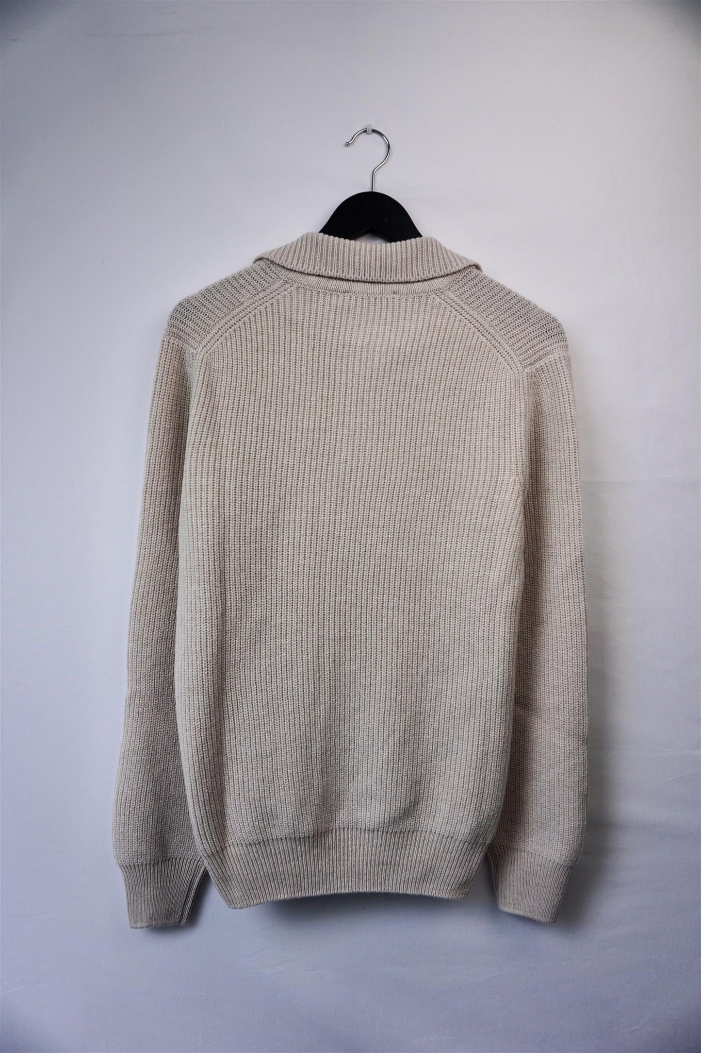 Ribbet Strikkegenser med Skipperkrage i 100% ull - Beige