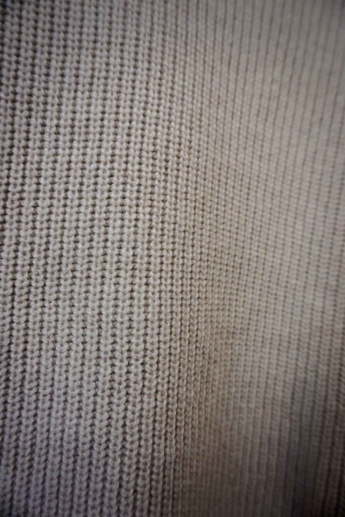 Ribbet Strikkegenser med Skipperkrage i 100% ull - Beige