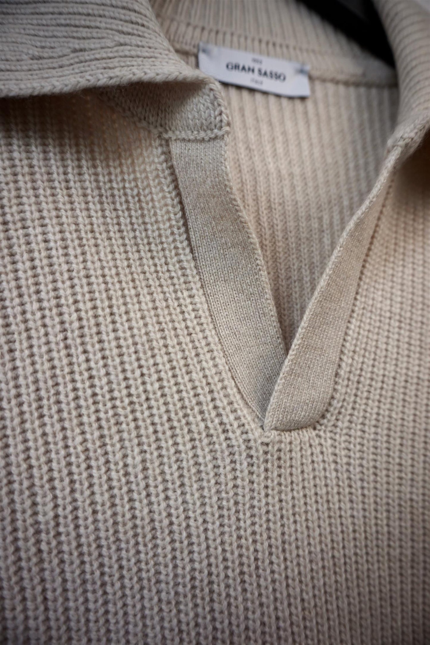 Ribbet Strikkegenser med Skipperkrage i 100% ull - Beige