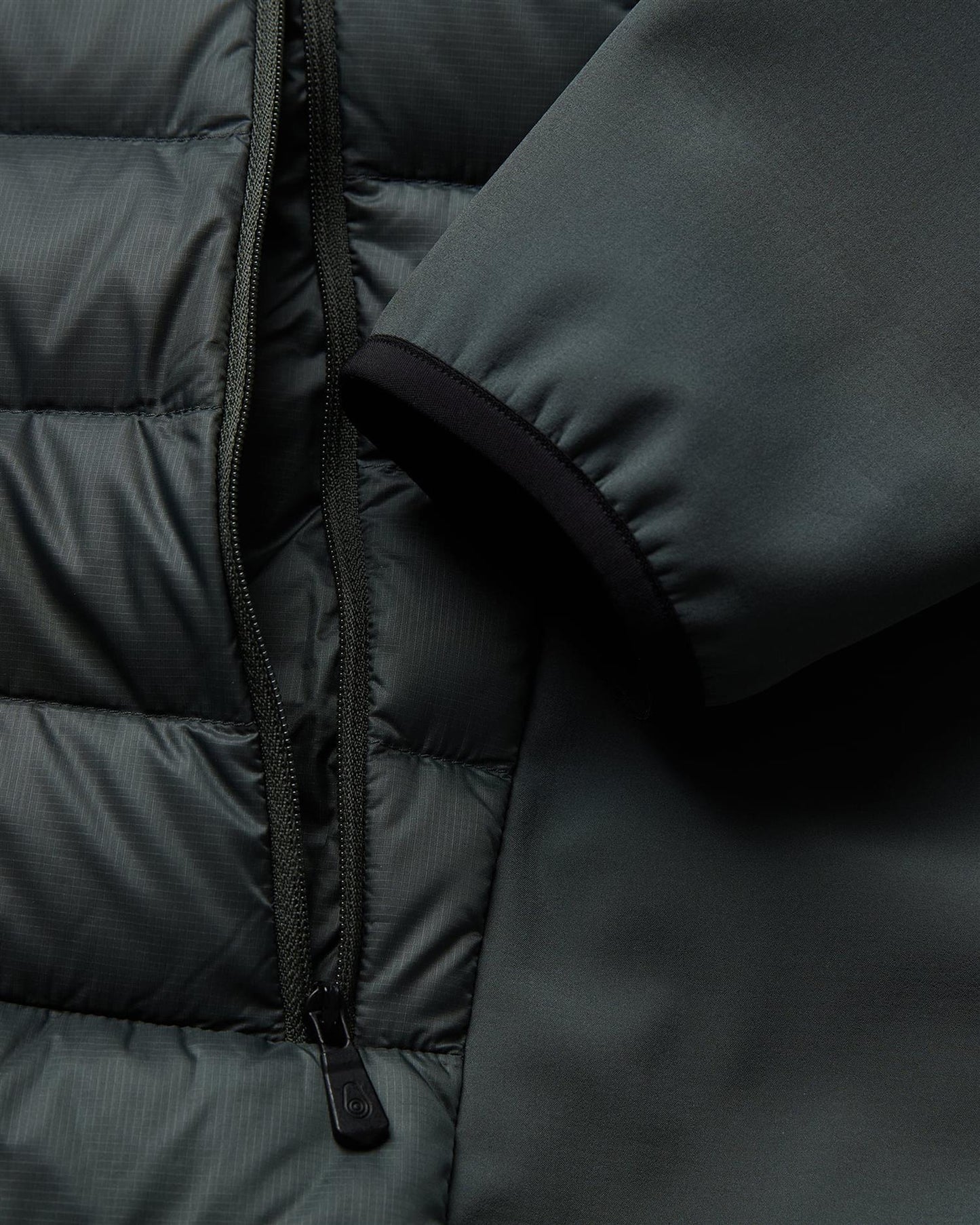 Sail Racing Spray Hybrid Down Hood – Mørkegrønn