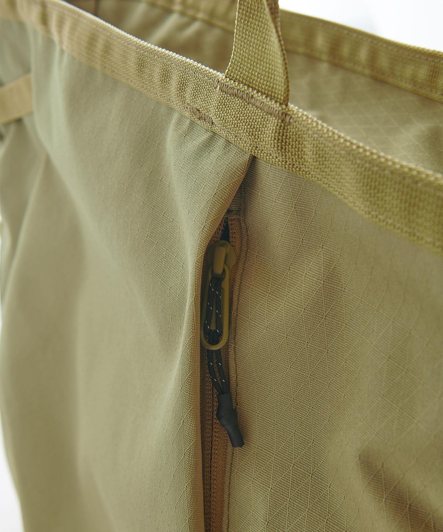 Climbing Tote Bronze Olive
