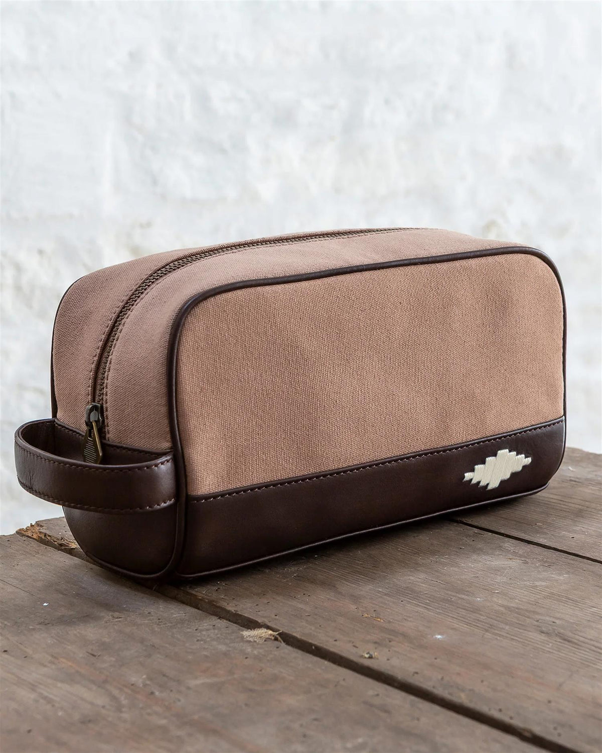 Hombre Washbag Leather and Canvas