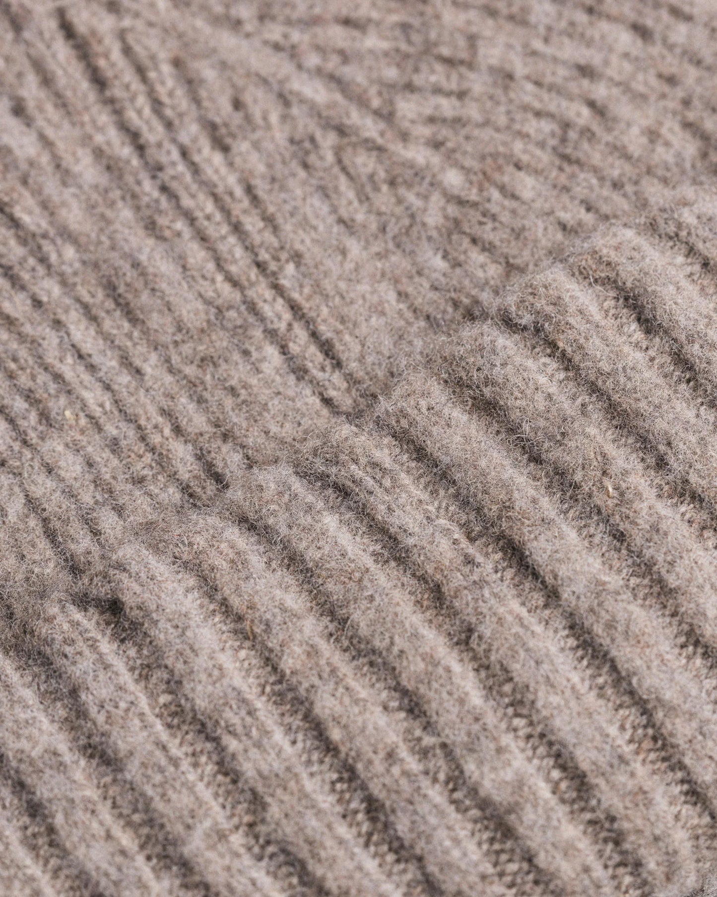 Fishtail Shaggy Beanie - Cliff